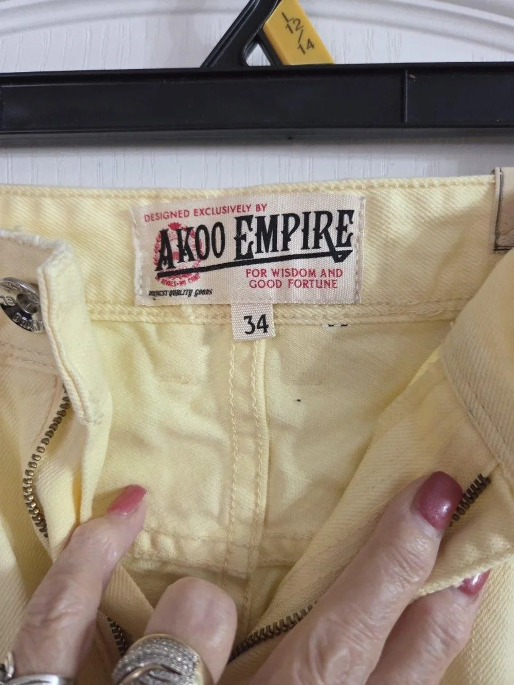 Akoo Empire Men’s Yellow Baggy Y2K Shorts NWT Sz 34. JY-68